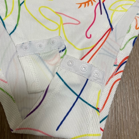 NWOT- Patterned One Shoulder Body Suit - Picture 3 of 4